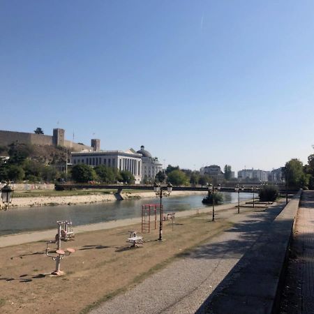 City Centre River View Apartment Skopje Eksteriør billede